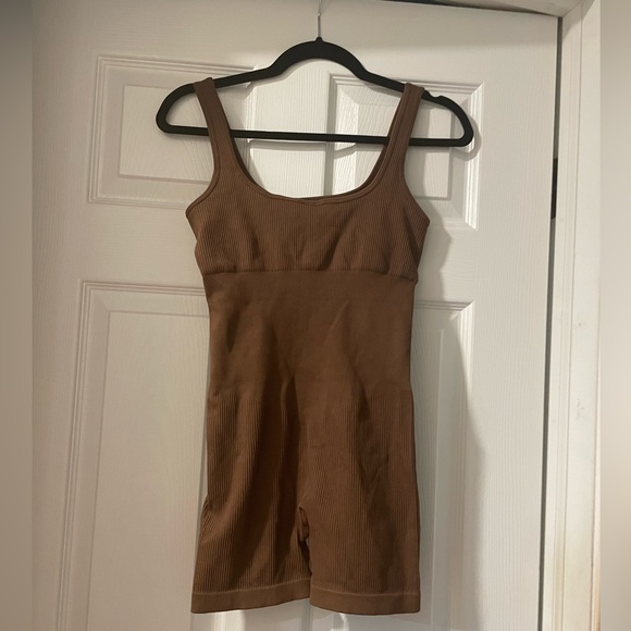 Loovoo Seamless Ribbed Jumpsuit brown - Picture 5 of 10